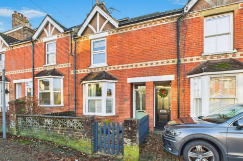 Horsham, RH13 - property photo