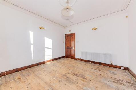 11D Bonnybank Road Dundee-6.JPG