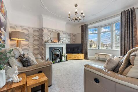 2 Linden Road, Elland 09_297.jpg