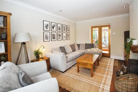 e47b5408-Living 20room.JPG