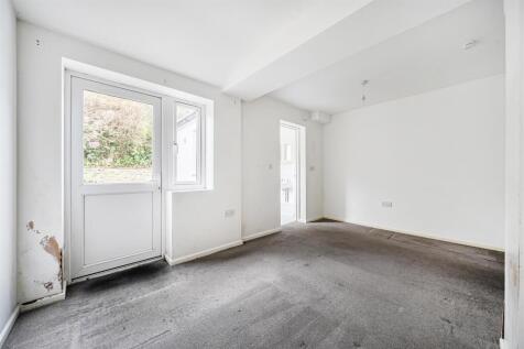 Dining room .jpg