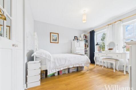 CAM04950G0-PR0108-STILL051 - Copy - Copy.jpg