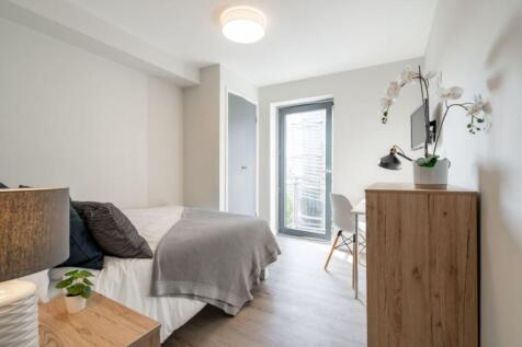 1FSF4 - Bedroom