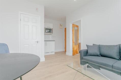 Cheniston Gardens (3).jpg