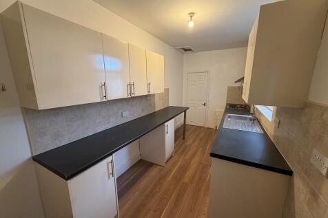 Flat Above 12 Askern Road, Bentley , Doncaster, DN5 photo 4