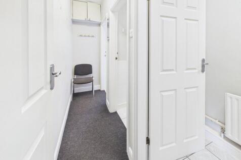 Office to rent Image 4