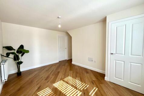 Cardamine Parade, Stafford, ST16 1DR photo 4