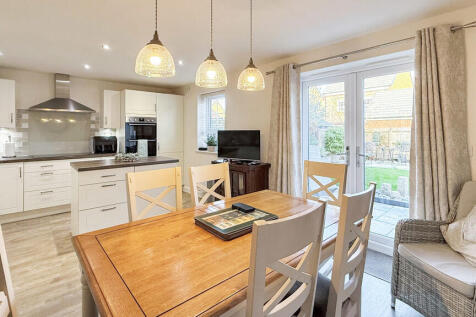 Kitchen/dining ro...