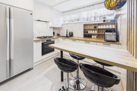 Kitchen (2).jpg