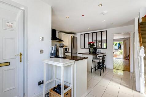 Entrance/Kitchen