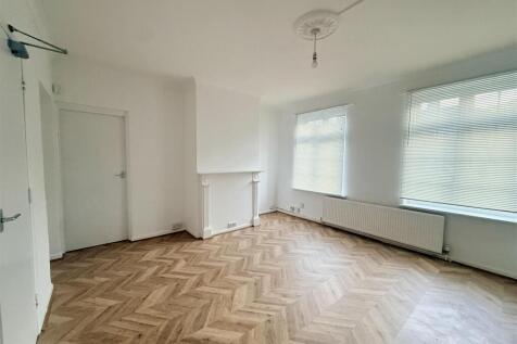Ballamore Road, Bromley photo 2