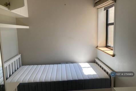 Ample Storage Bed3