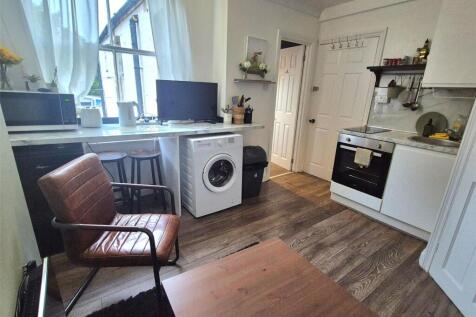 Lounge/Kitchen Area