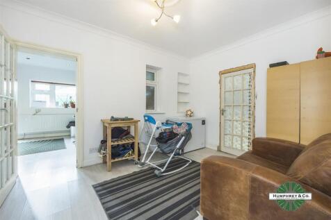 St. Heliers Road, London, E10 6BH photo 5