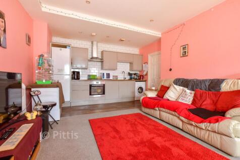 Kitchen/ Living Room