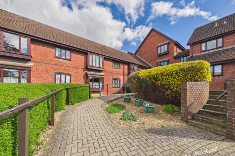 CAM03218G0-PR0943-STILL007