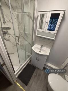 Room 6 Ensuite 