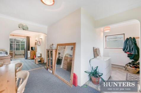 MILL FARM CRESCENT, -1.jpg