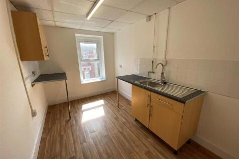 1,35 Holton Road - kitchen.jpg