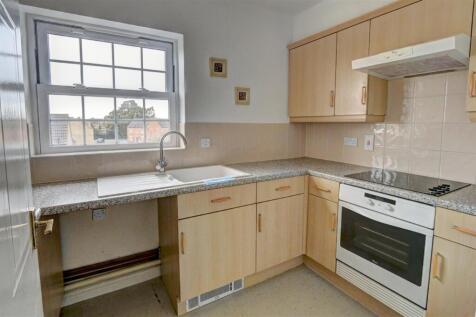 Kings Avenue, Ely photo 3