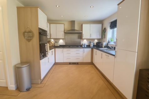 KICTHEN/DINING ROOM