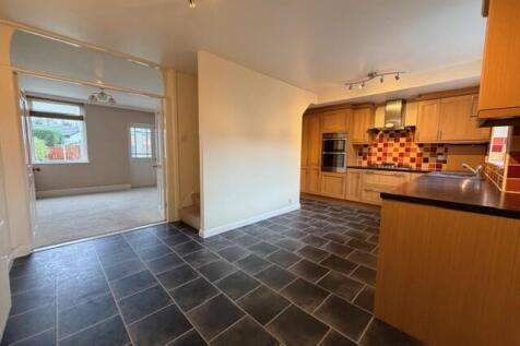 Meriden Avenue, Leeds, West Yorkshire, LS25 photo 3