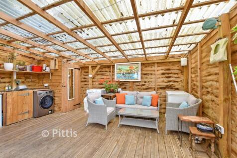 Workshop/Outbuildings