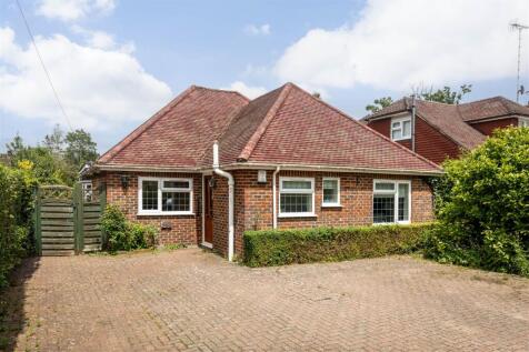 28 Chestnuts Close-21.jpg