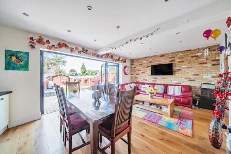 1319727-4-686ffb1...