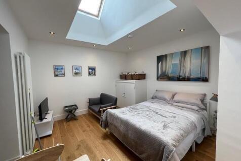 Bedroom/Lounge