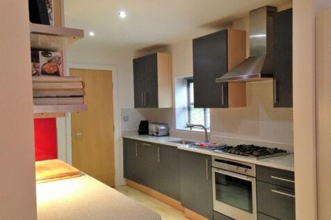 Needle works kitchen 2.jpg