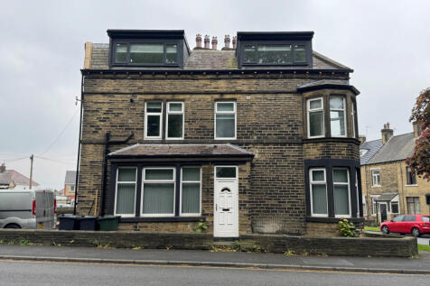 Spacious 2 Bedroom Flat To Rent in a Sought After