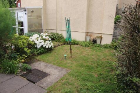 flat 2 cyncoed house garden.jpg