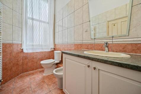 AHTEC - Flat 2, Belgrave Mansions - Bedroom B Ensu