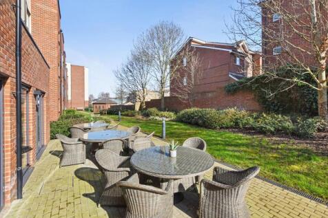 06-8a3fGCMCS - 42 Lionheart Court - Garden 2 -Orig