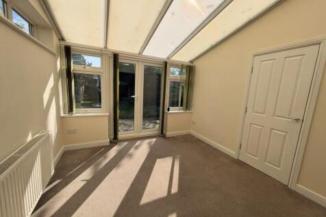 Southpool Close, Bramhall, Stockport photo 3