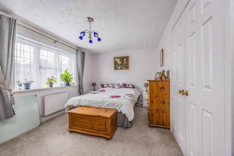 8 Topaz Grove, Waterlooville-Small-PorticoMarketin