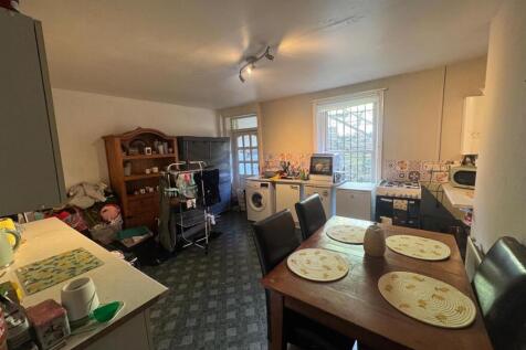 Basement Kitchen Diner