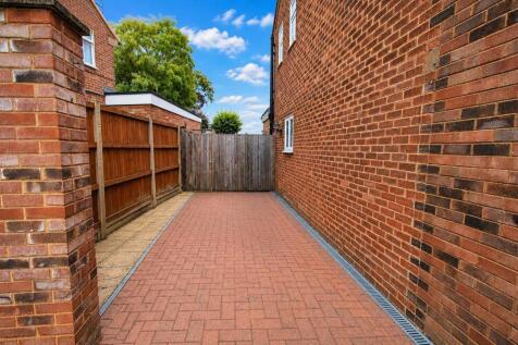 47ManorRd-Sdr.jpg