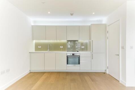 Wallace Court, Kidbrooke Village, London, SE3 photo 3