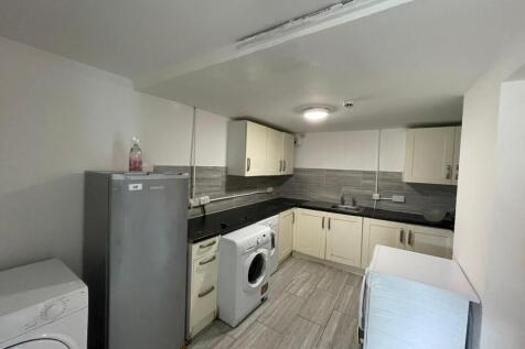 38 bedroom Commercial for rent
