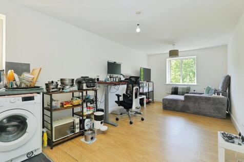 LOUNGE/KITCHEN