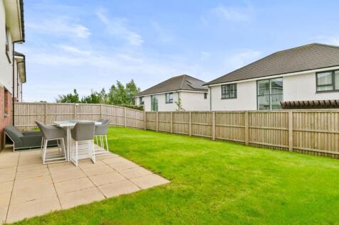 5 bed, 5 bath Detached in Glasgow - Photo 29