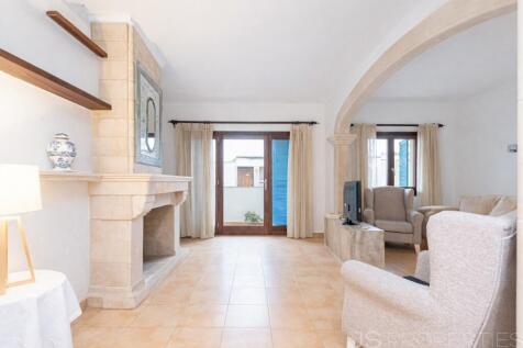 Family-Friendly Ground floor apartment in the Heart of Port Pollensa