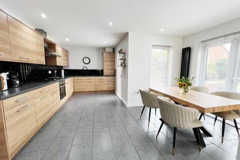 Open Plan Kitchen/Dining Room