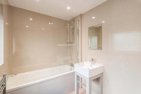 64 Seaford Street, Bathroom 1