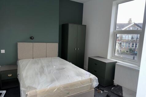 1-bed house on Room 6, £800/mo