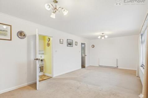 EWEMOVE TIVERTON - LOUNGE AREA