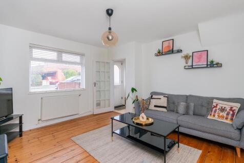 3B8RBR - Living Room D.jpg