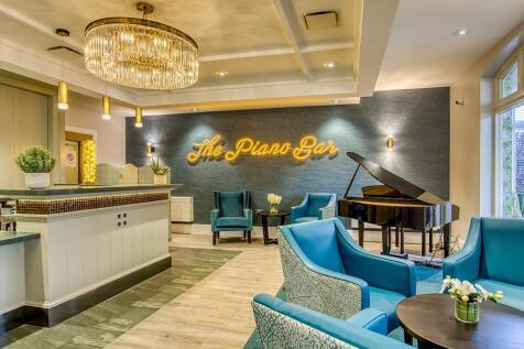 Piano Bar